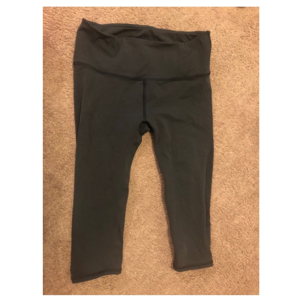 Lulu Lemon Crop Legging with Mesh Sz8